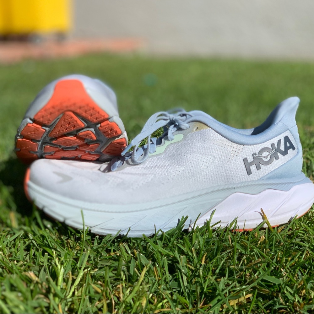 Hoka Araih 6 women’s